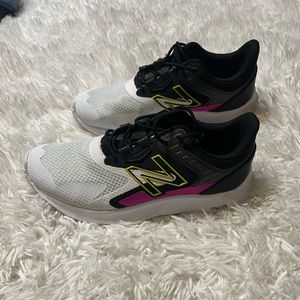 New Balance Dynasoft shoes size 7
